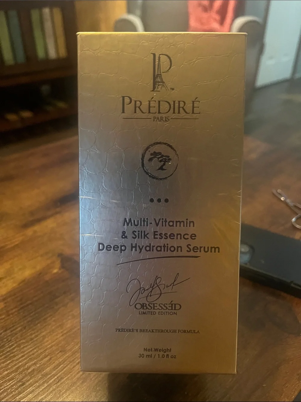 Multi-Vitamin & Silk Essence Deep Hydration Serum — Gold